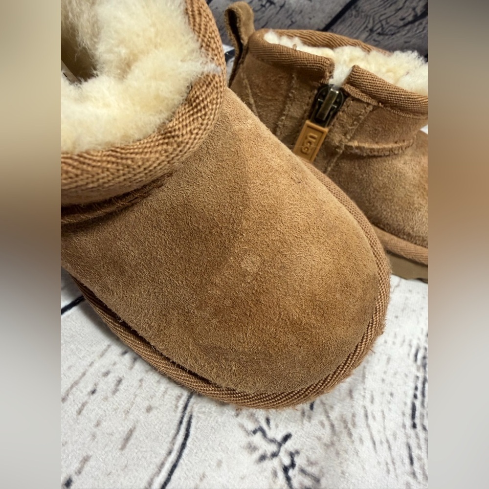 UGG Tan Kids Mini Boots with Cozy Lining - Picture 4 of 9